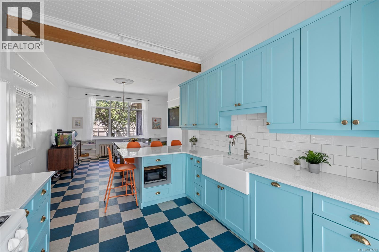522 Victoria Rd - 6