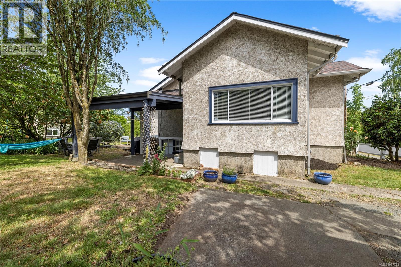 522 Victoria Rd - 55