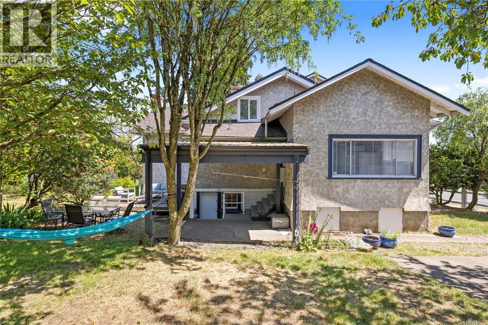 522 Victoria Rd - 57
