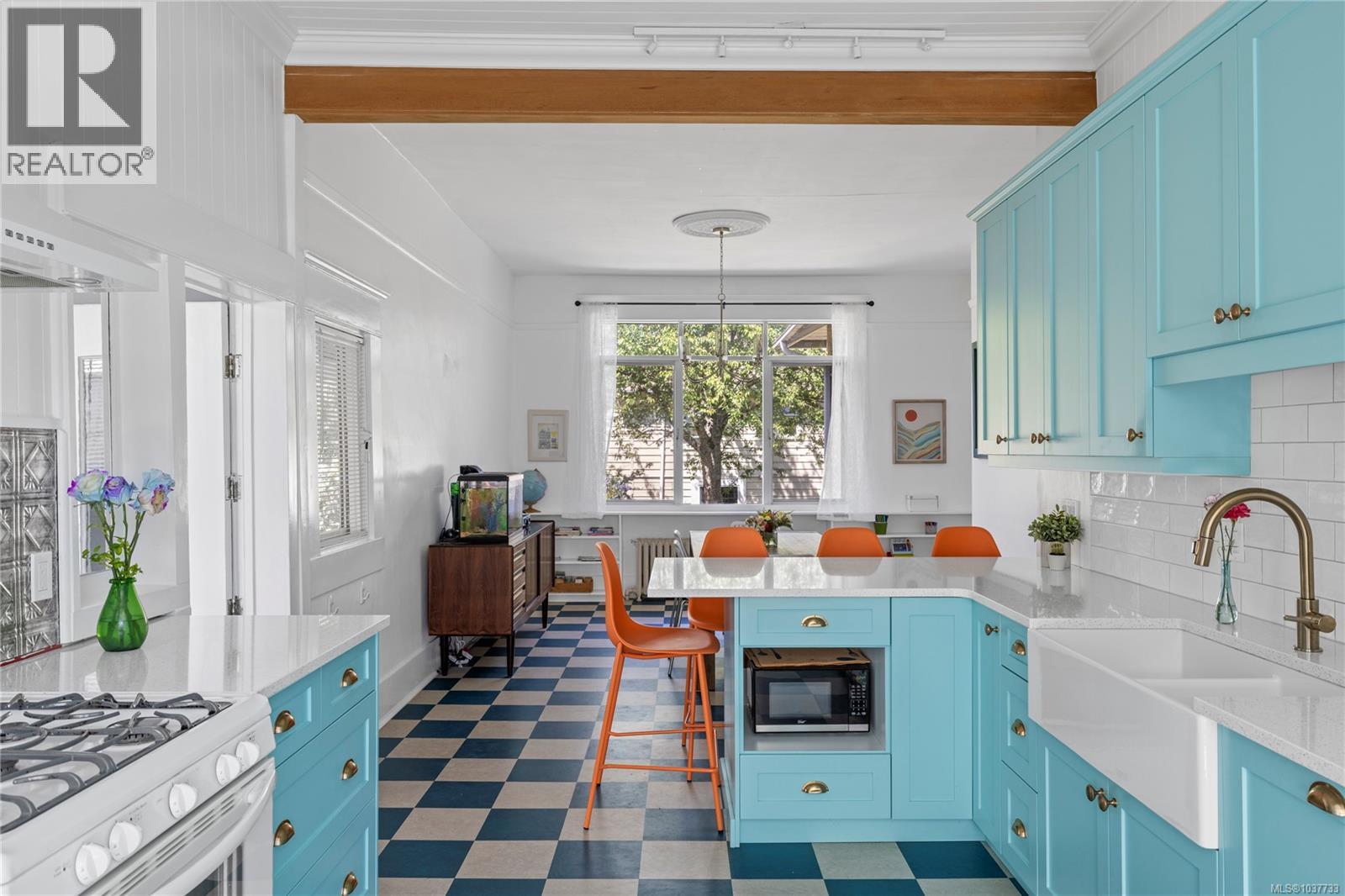 522 Victoria Rd - 7