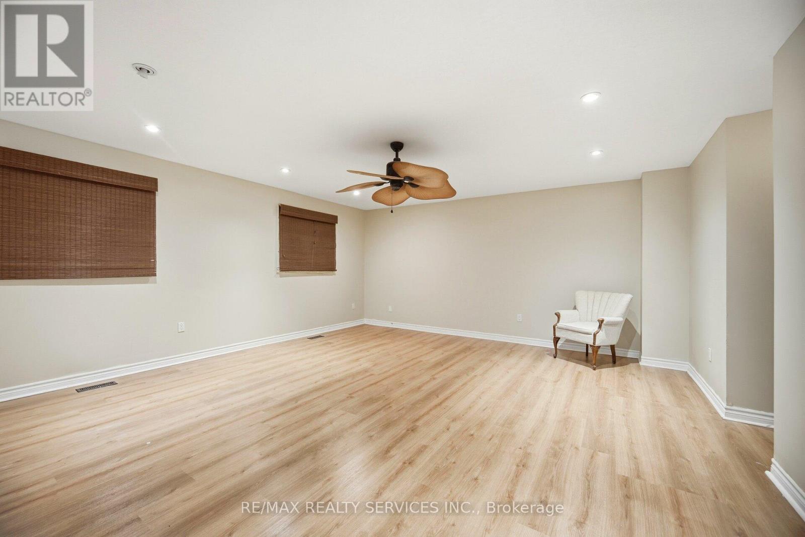 514 GROVE STREET E - 20