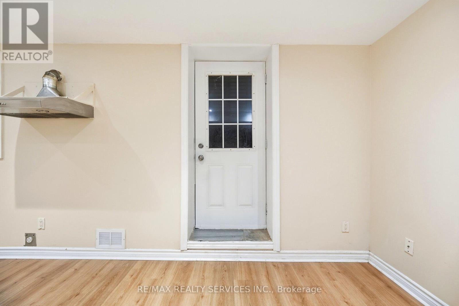 514 GROVE STREET E - 47