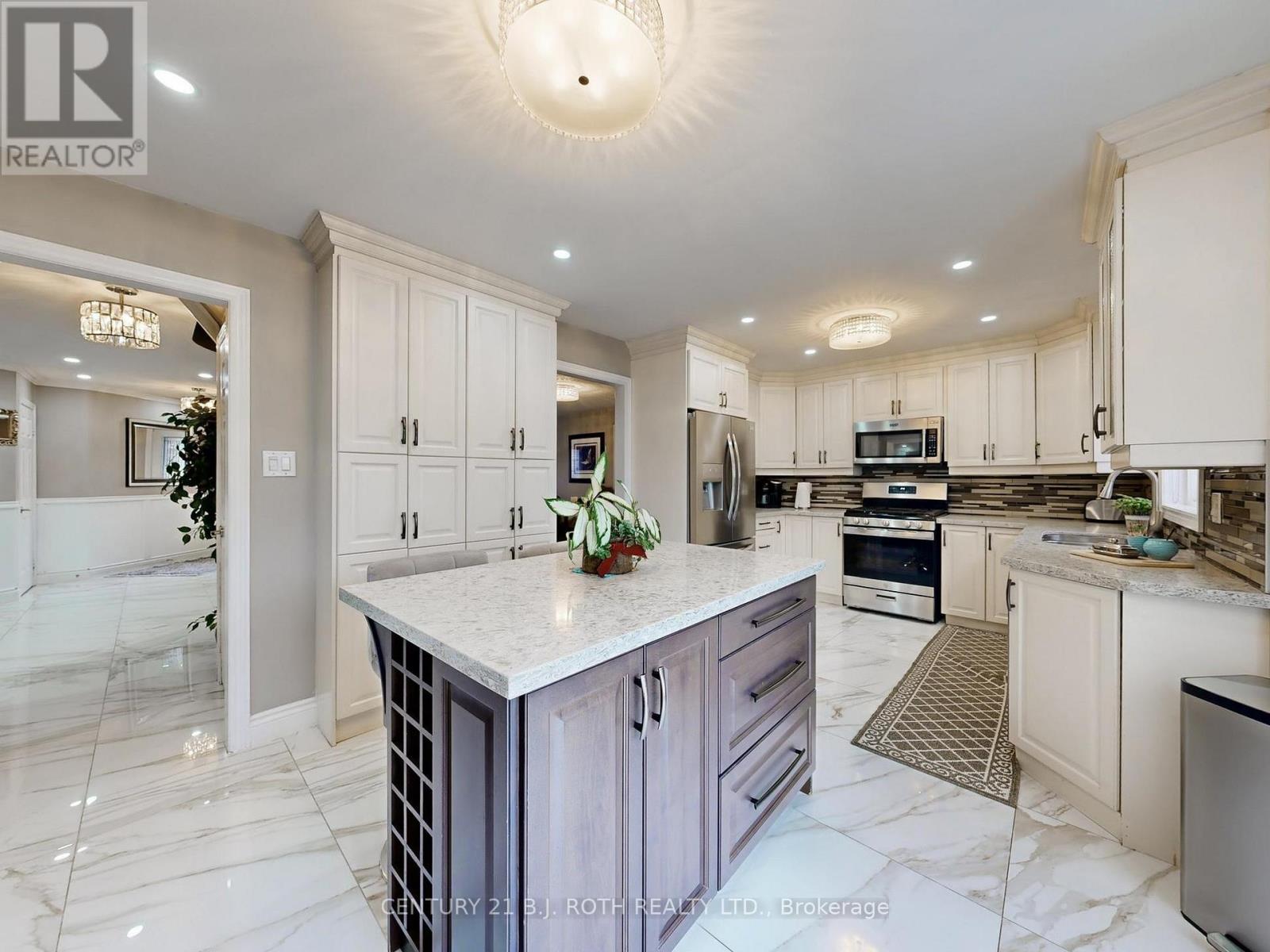 14 ROUND LEAF COURT - 12