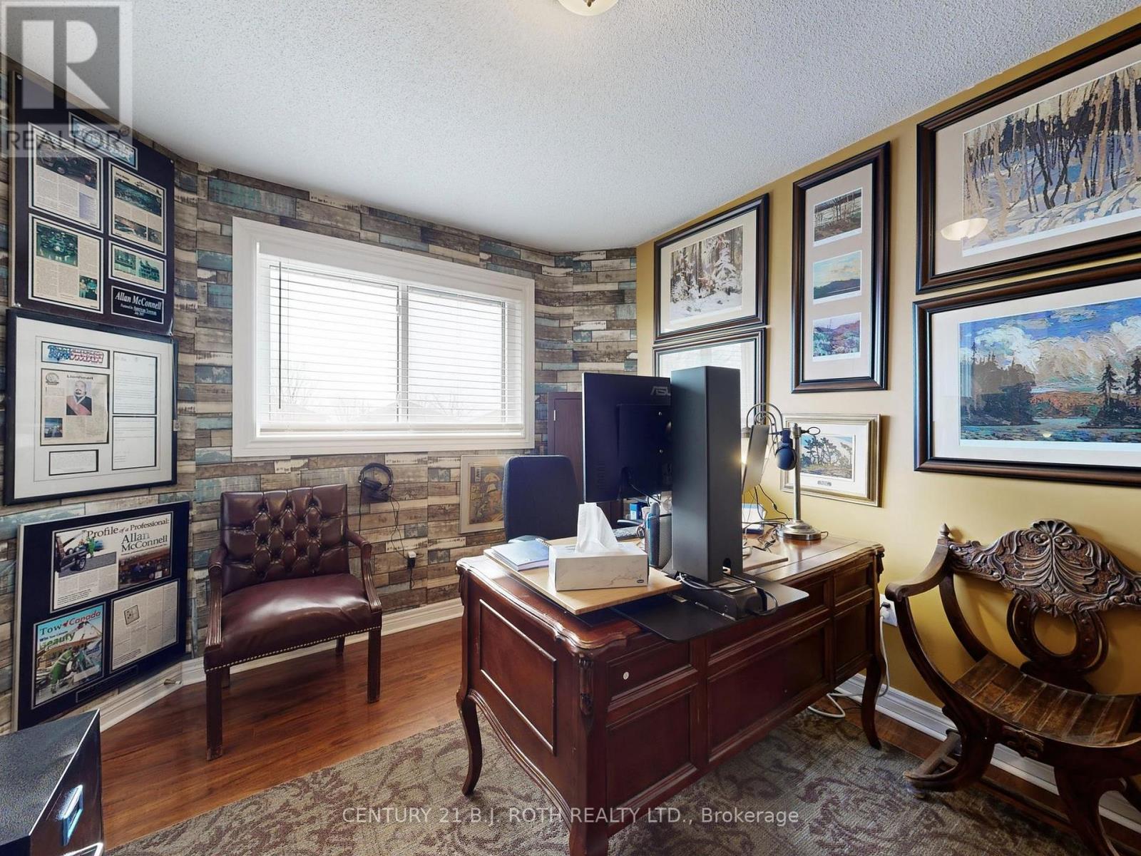14 ROUND LEAF COURT - 28