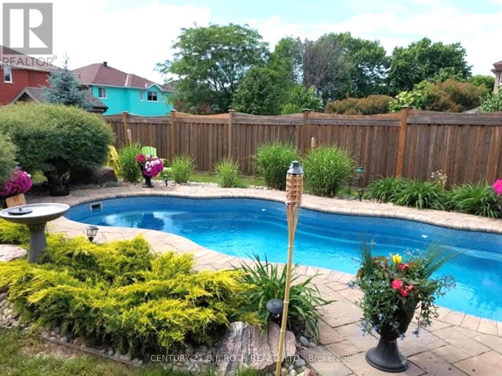 14 ROUND LEAF COURT - 31