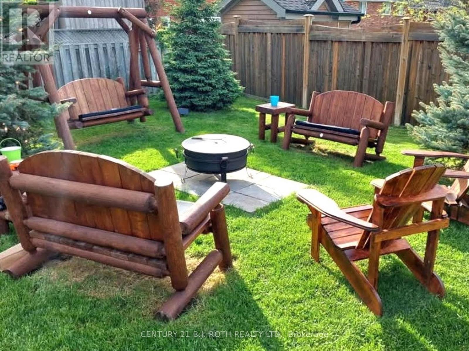 14 ROUND LEAF COURT - 32