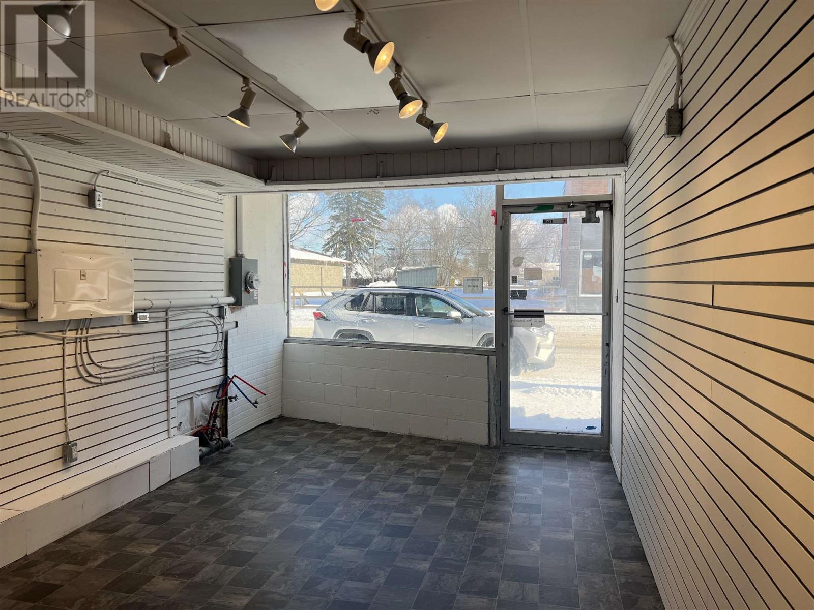 160 Main ST