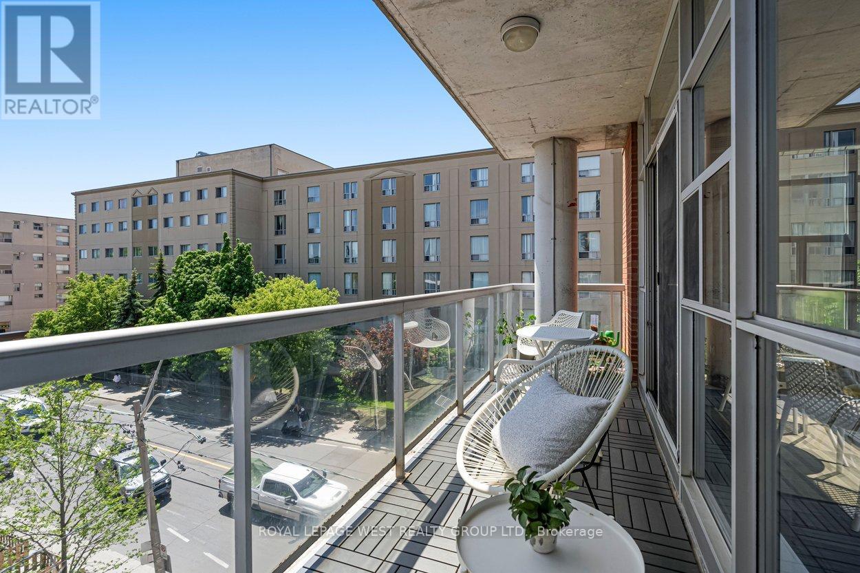 #406 1375 DUPONT STREET - 34