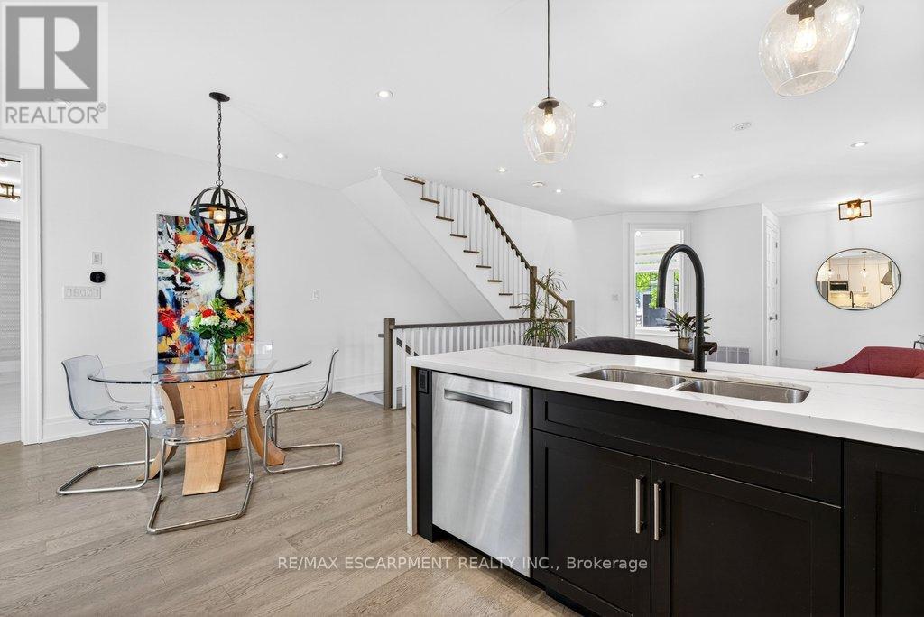 #6 2134 NEW STREET - 13