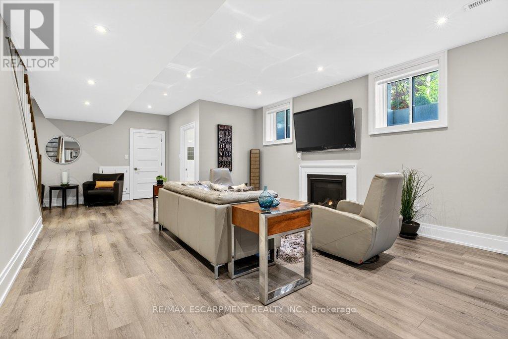 #6 2134 NEW STREET - 36