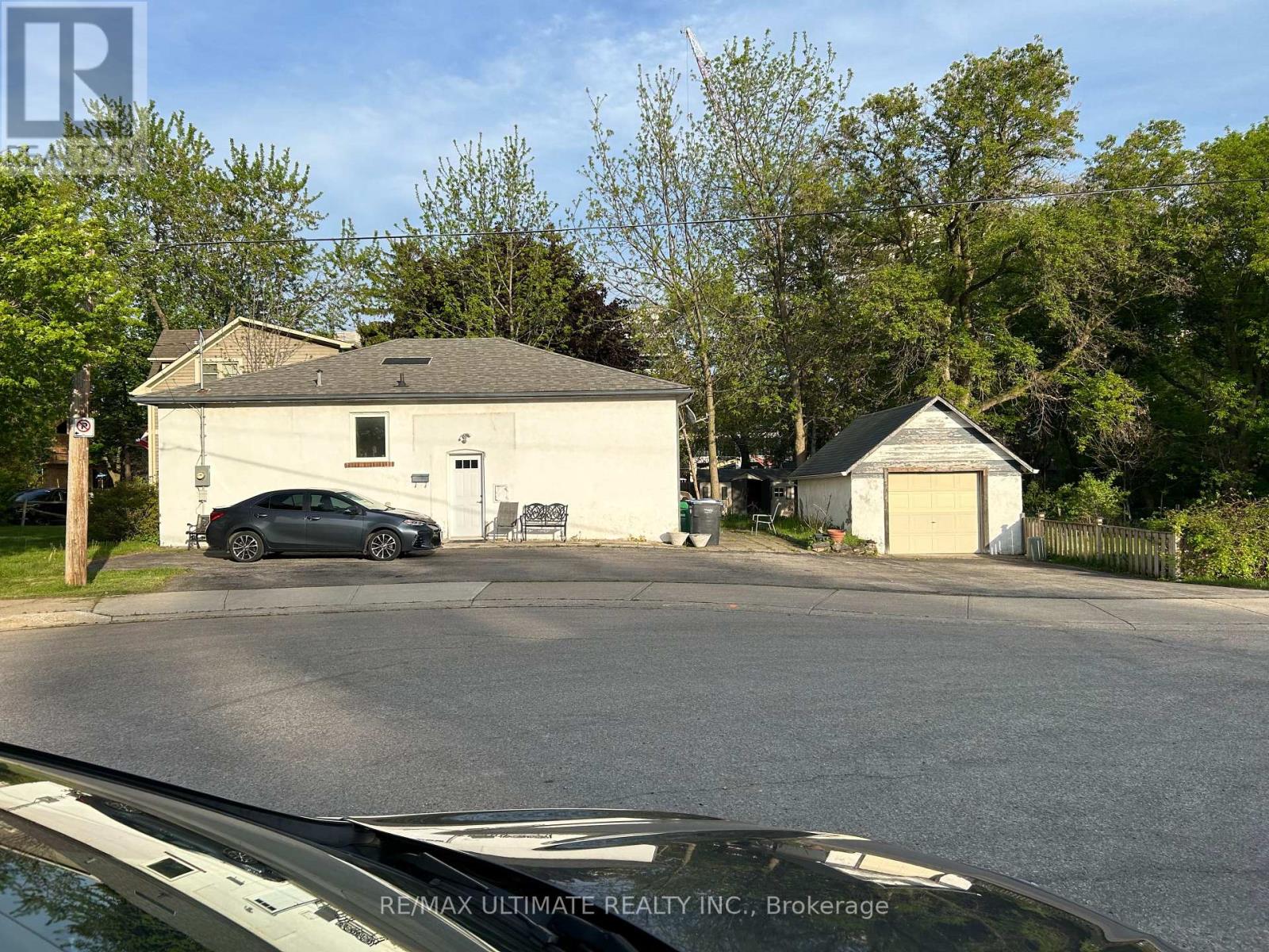 1076 DIXIE ROAD - 5