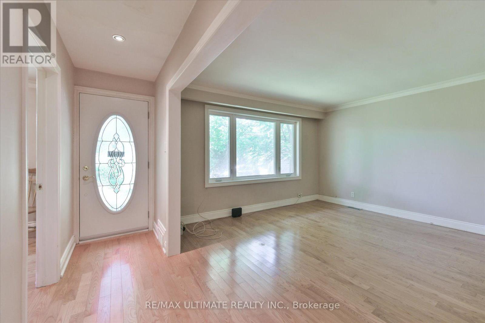 1076 DIXIE ROAD - 6