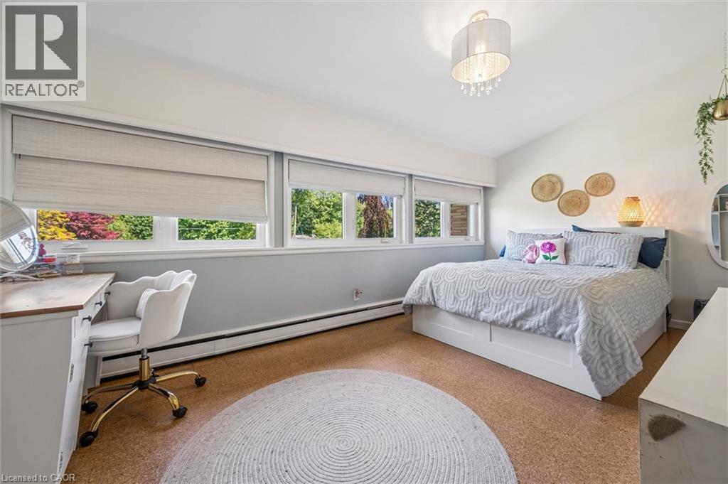 16 PARKWOOD Drive - 24