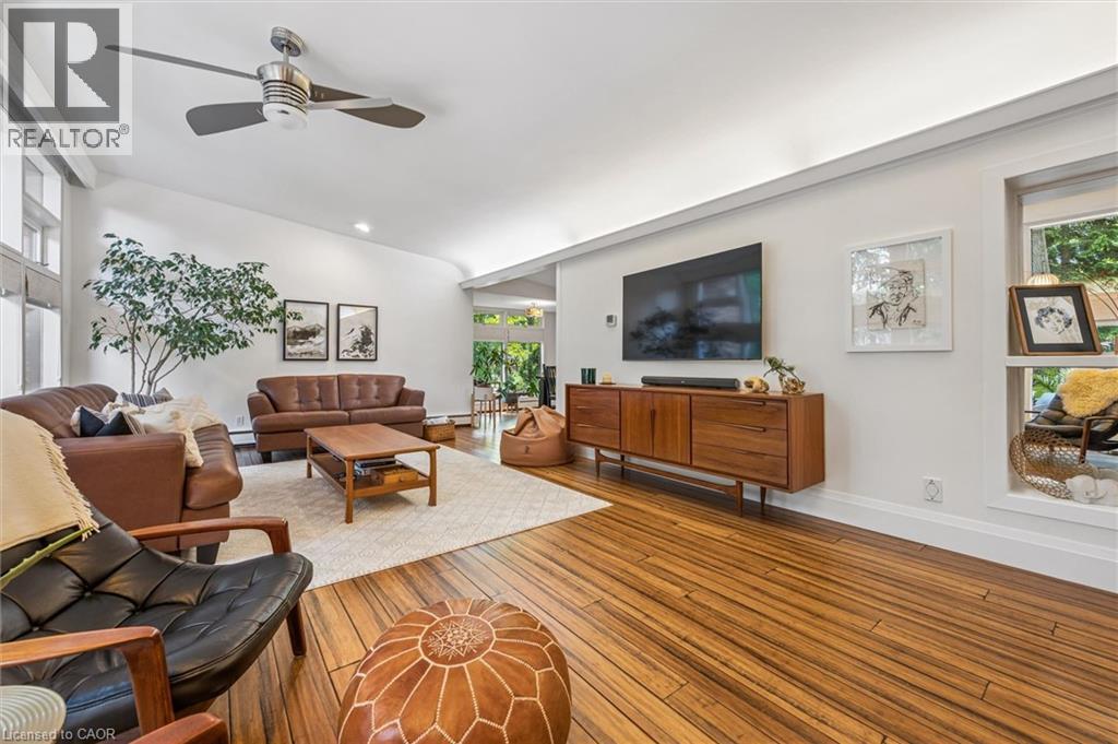 16 PARKWOOD Drive - 12