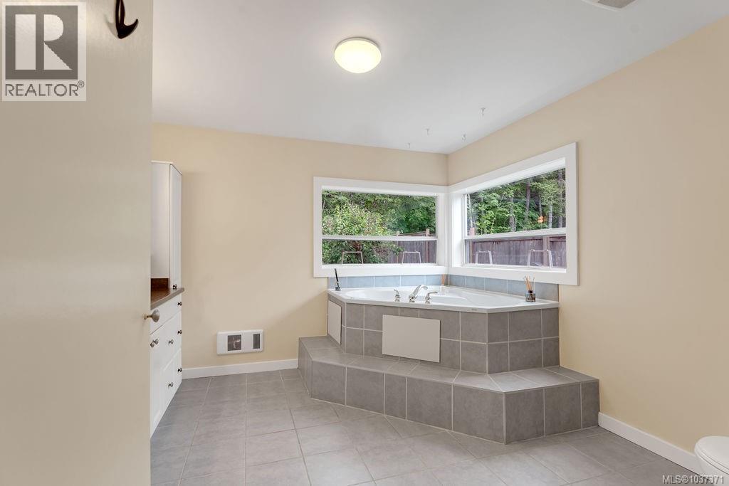 8996 Chemainus Rd - 52
