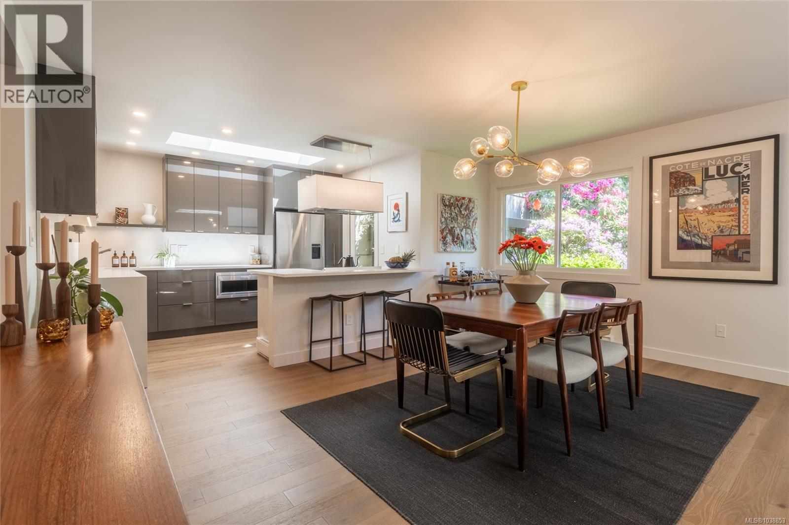 3 4056 Livingstone Avenue North, Saanich