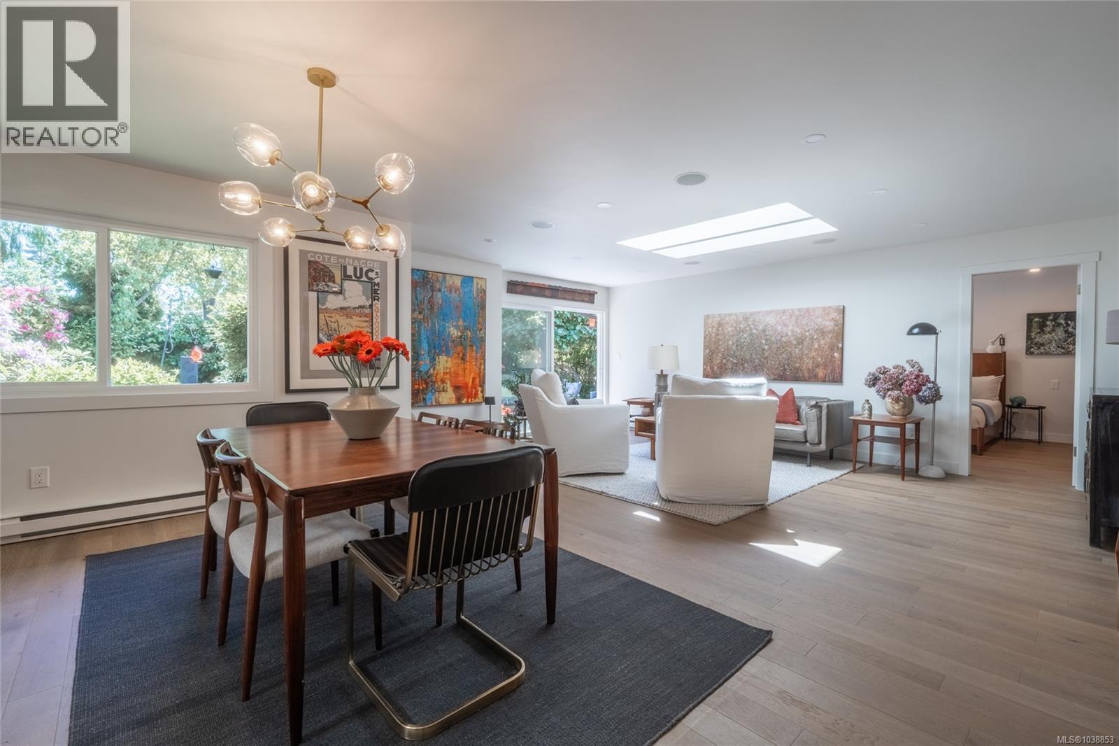 3 4056 Livingstone Avenue North, Saanich