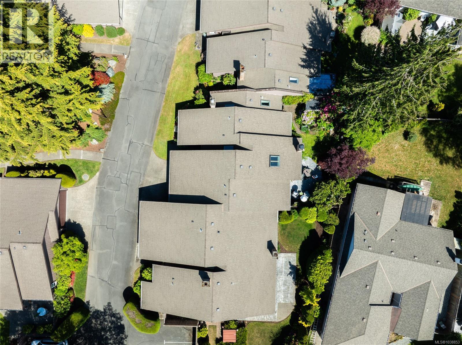 3 4056 Livingstone Avenue North, Saanich