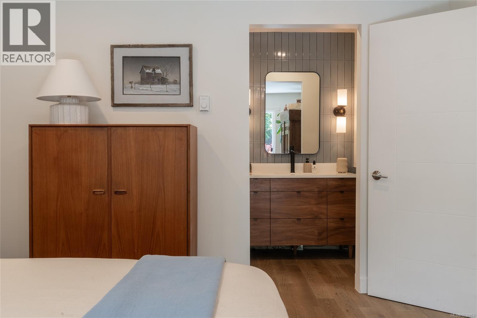 3 4056 Livingstone Avenue North, Saanich
