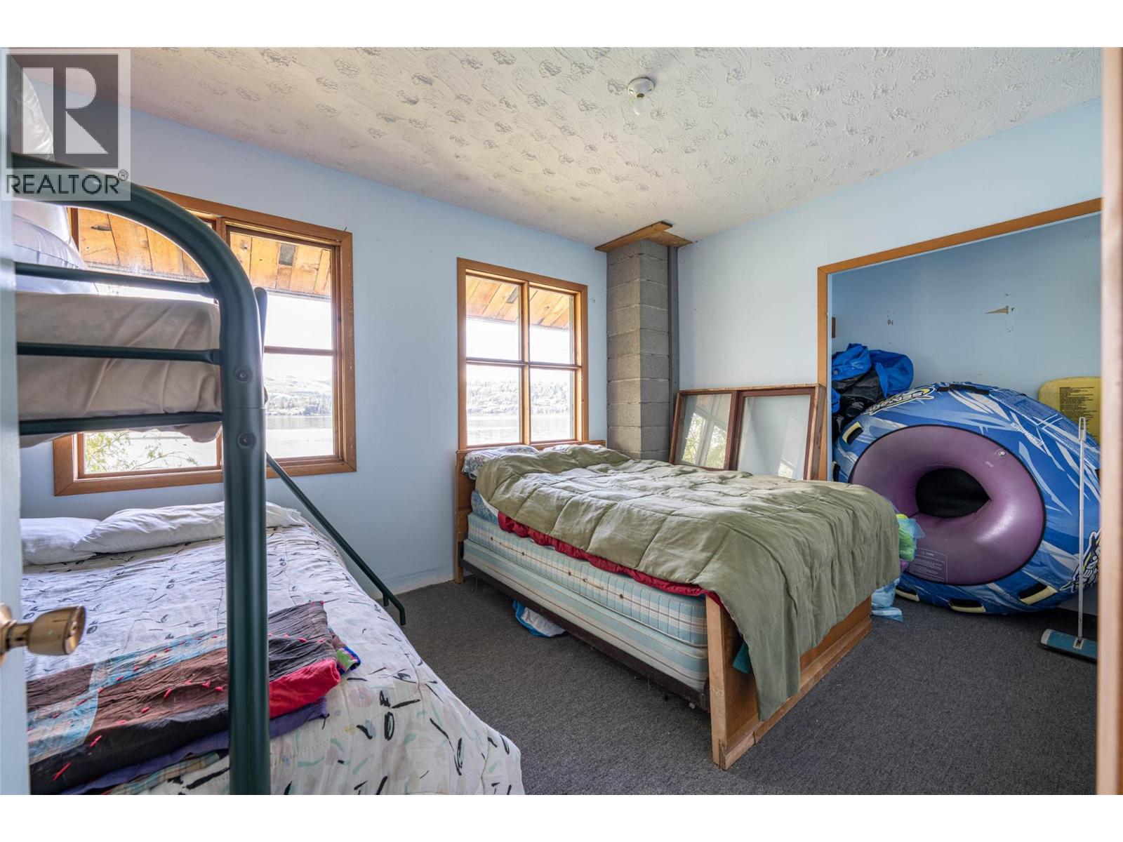 5867 Cosens Bay Road - 19