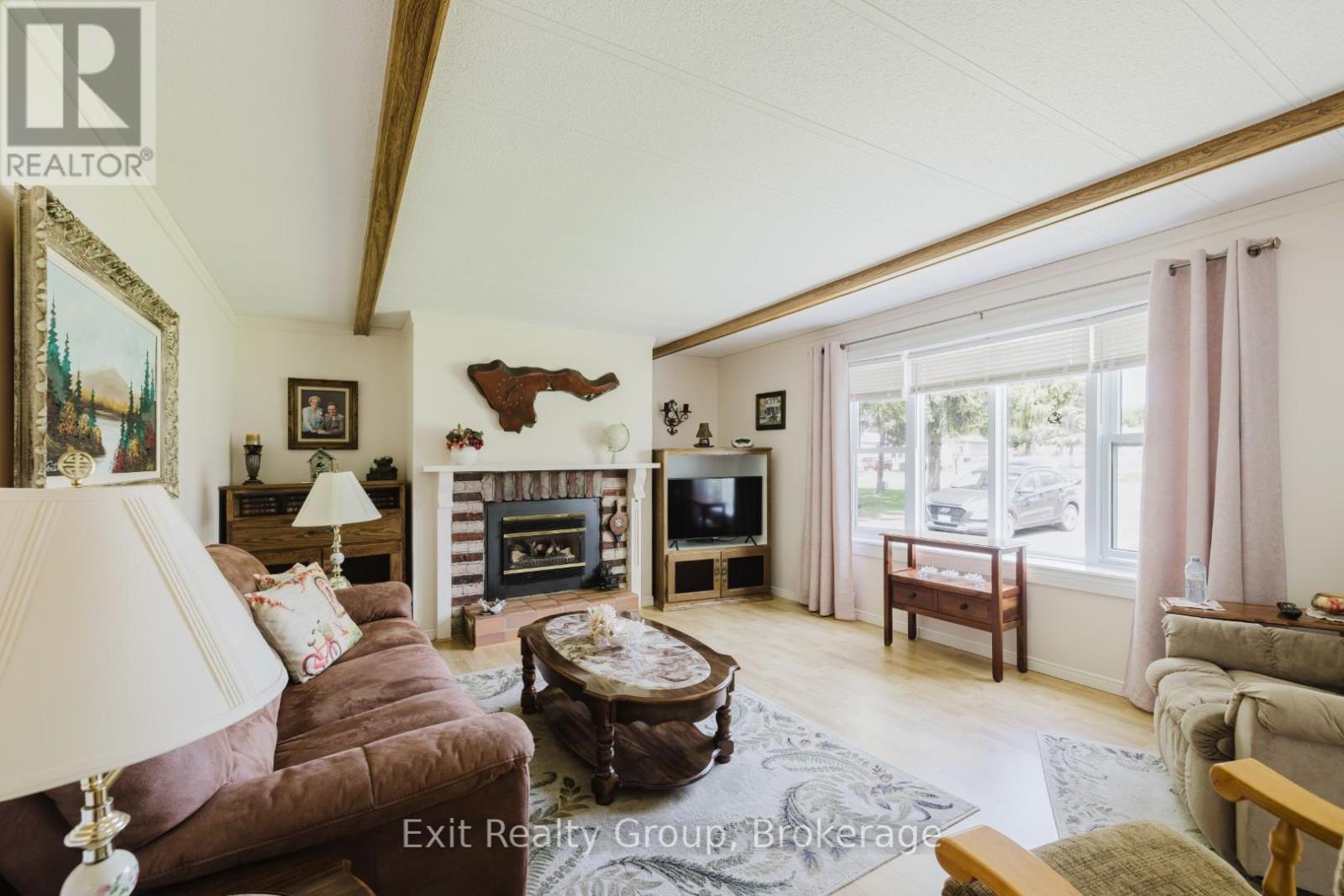 #172 63 WHITES ROAD - 13