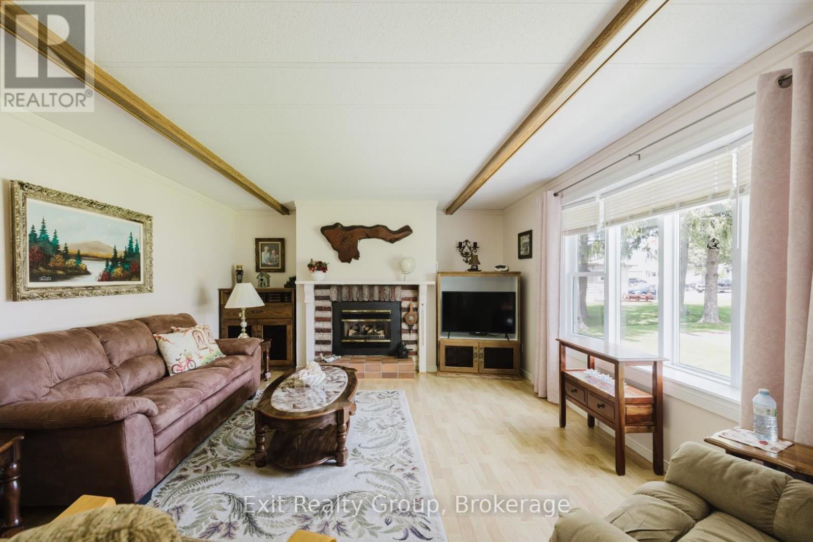 #172 63 WHITES ROAD - 14