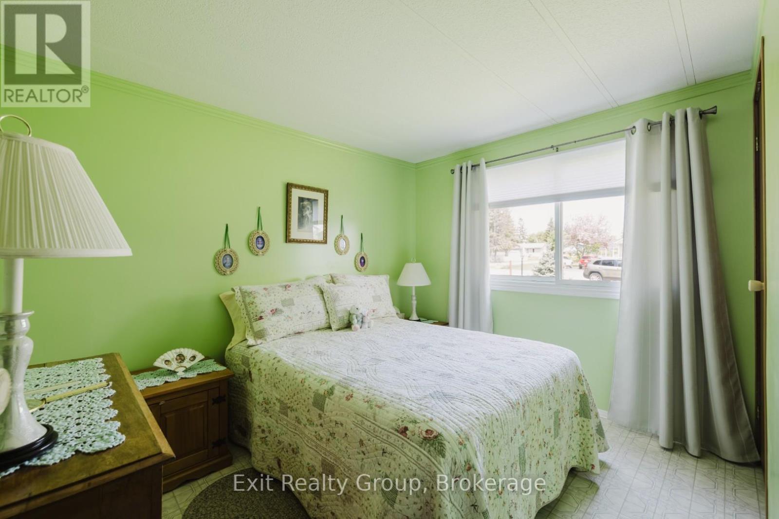 #172 63 WHITES ROAD - 17