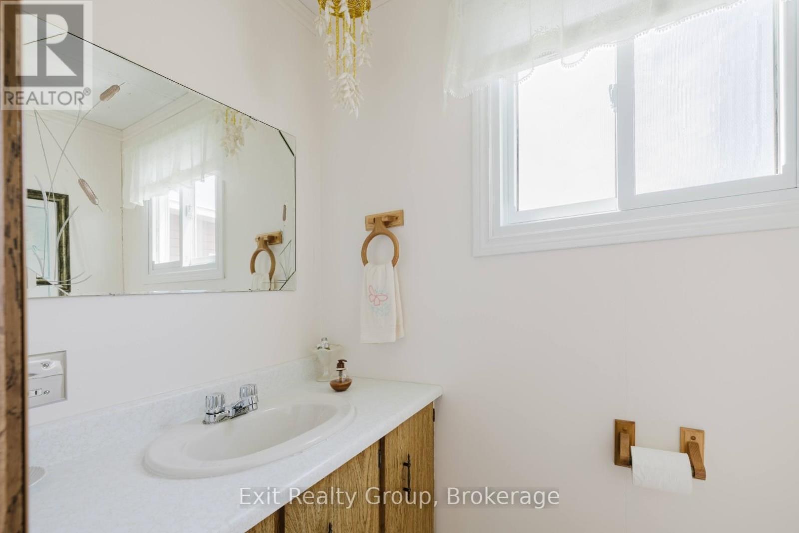 #172 63 WHITES ROAD - 20