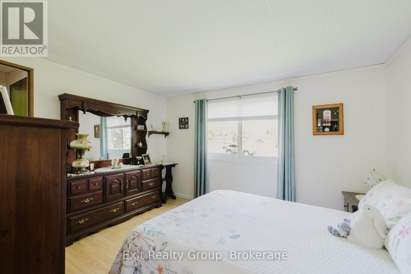 #172 63 WHITES ROAD - 21