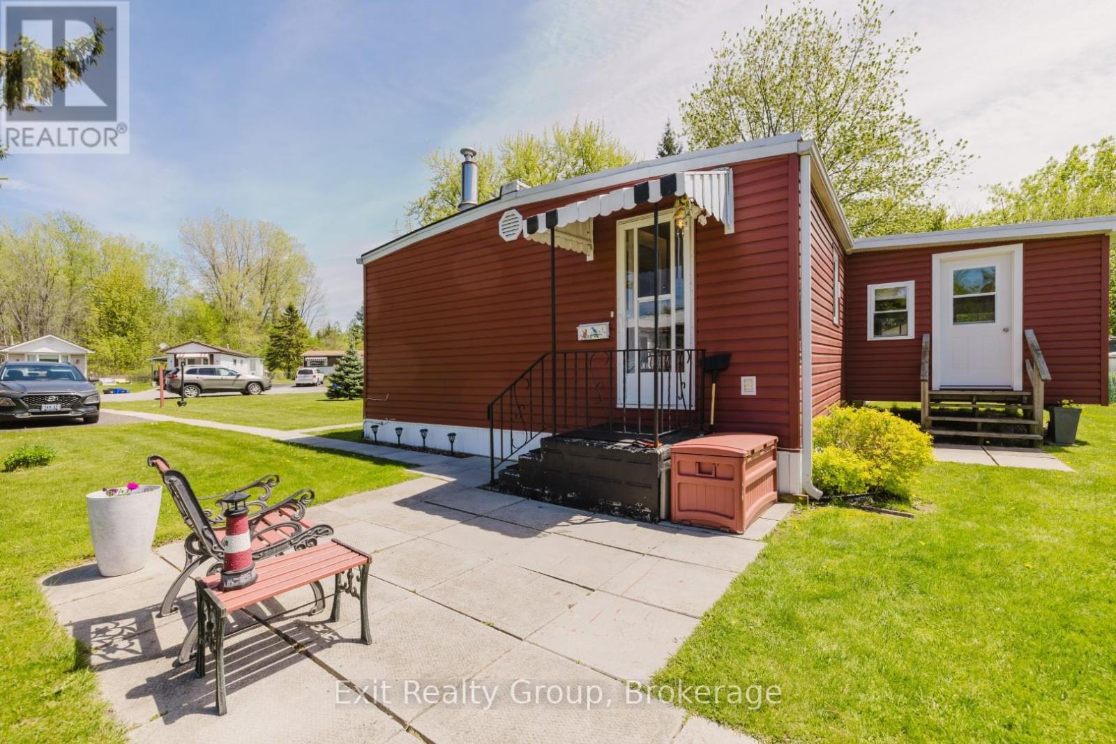 #172 63 WHITES ROAD - 24