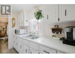 Primary Bedroom - 172 - 63 Whites Road, Quinte West, ON K8V5P5 Photo 6