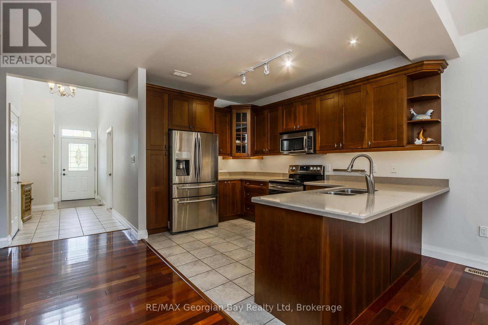 432 SHEWFELT CRESCENT - 8