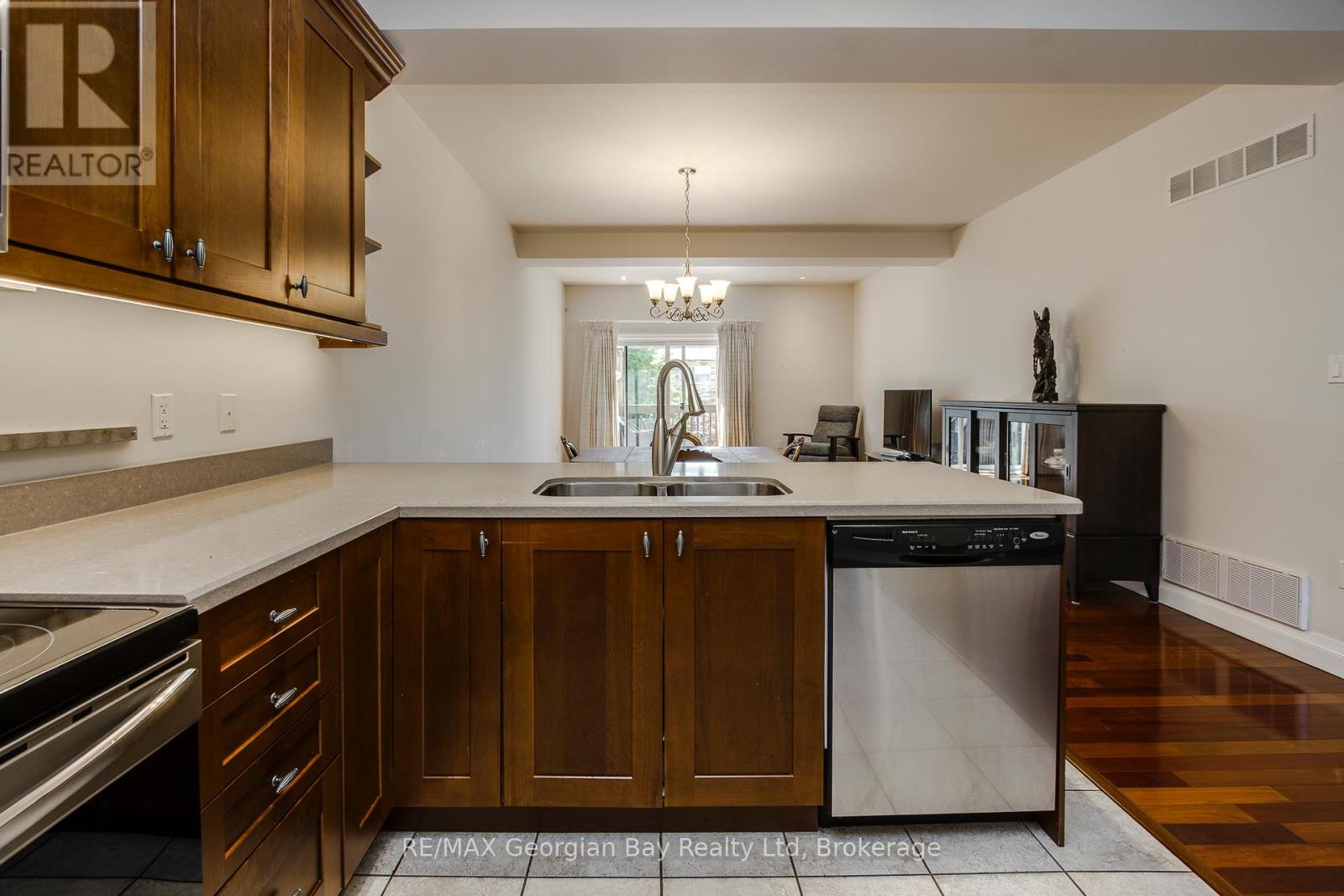 432 SHEWFELT CRESCENT - 9