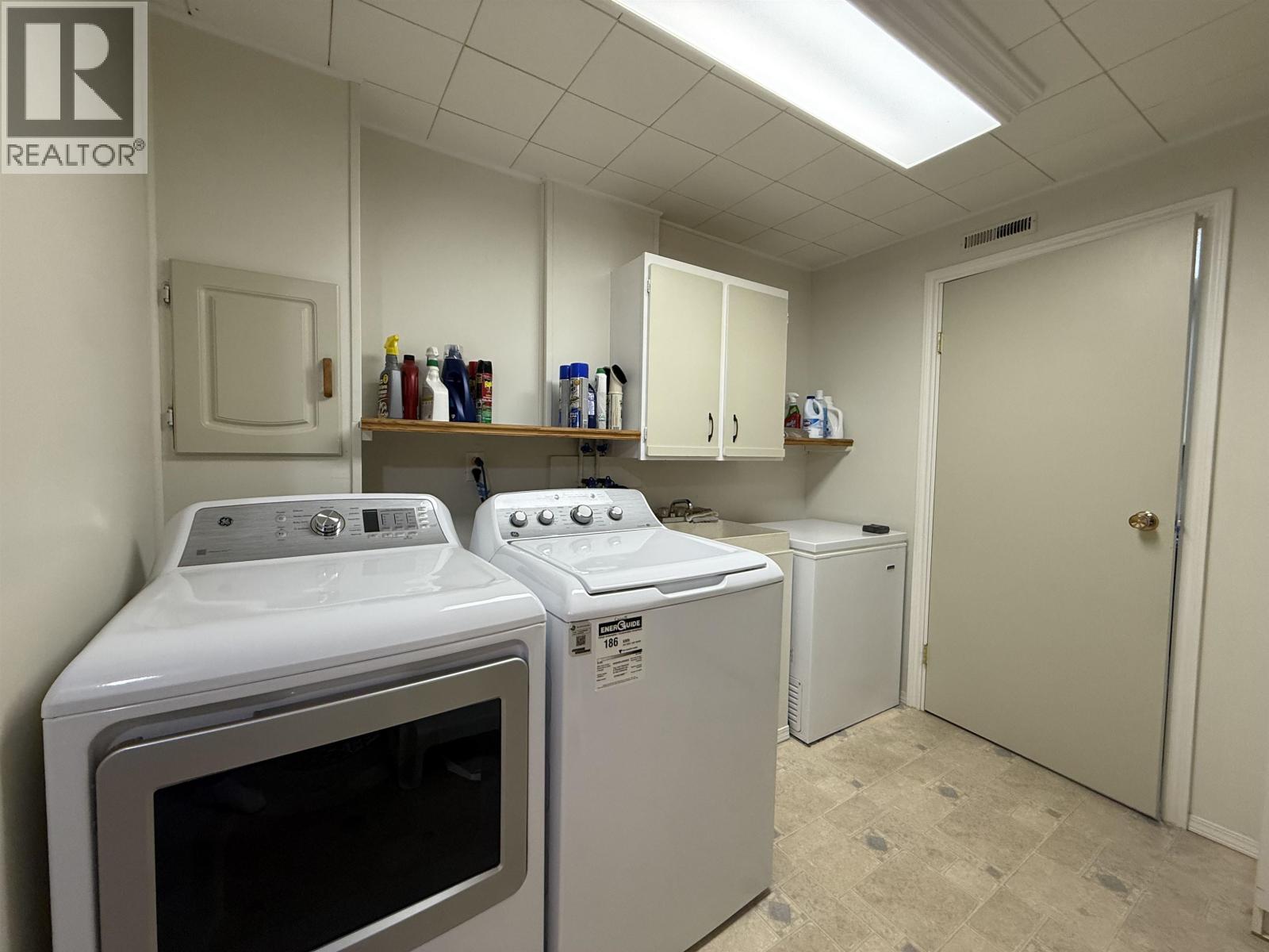 2566 COYLE STREET - 23