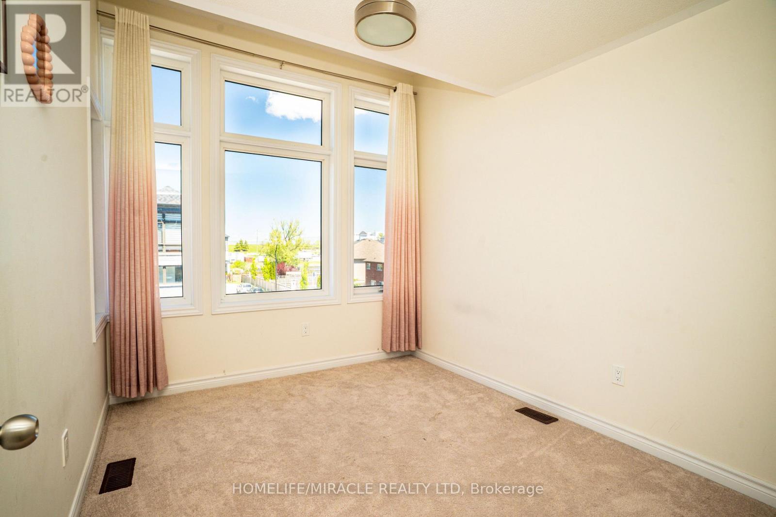 52 DOUET LANE - 17