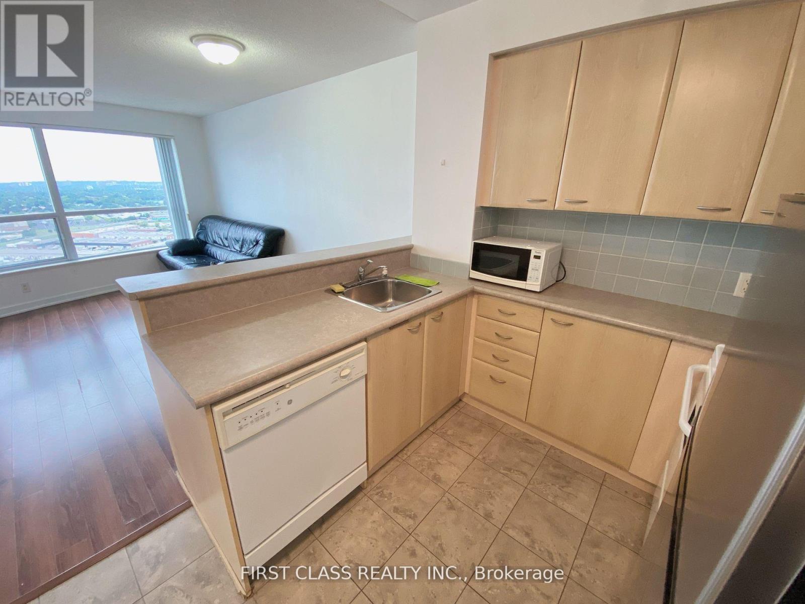 3006 - 36 LEE CENTRE DRIVE