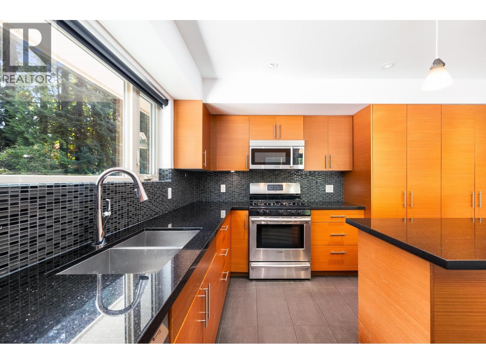 PH2 2832 CAPILANO ROAD, North Vancouver