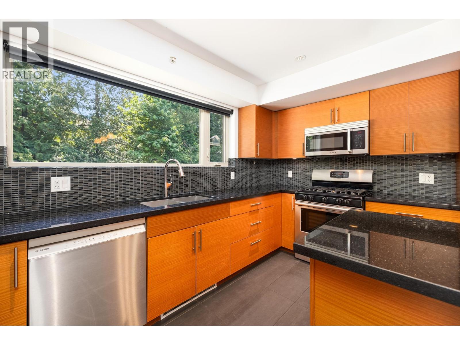 PH2 2832 CAPILANO ROAD, North Vancouver
