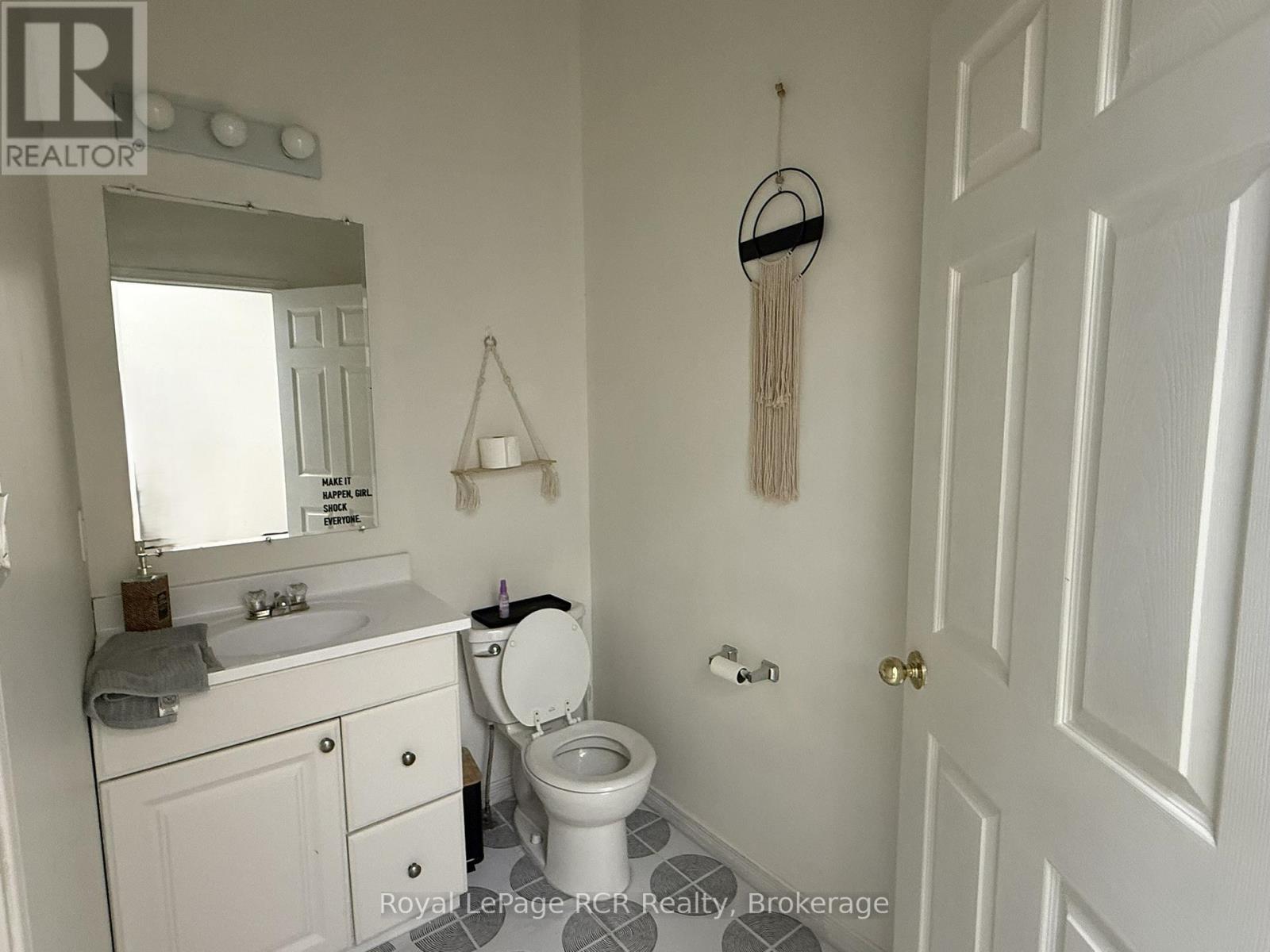 105 GARAFRAXA STREET S - 11
