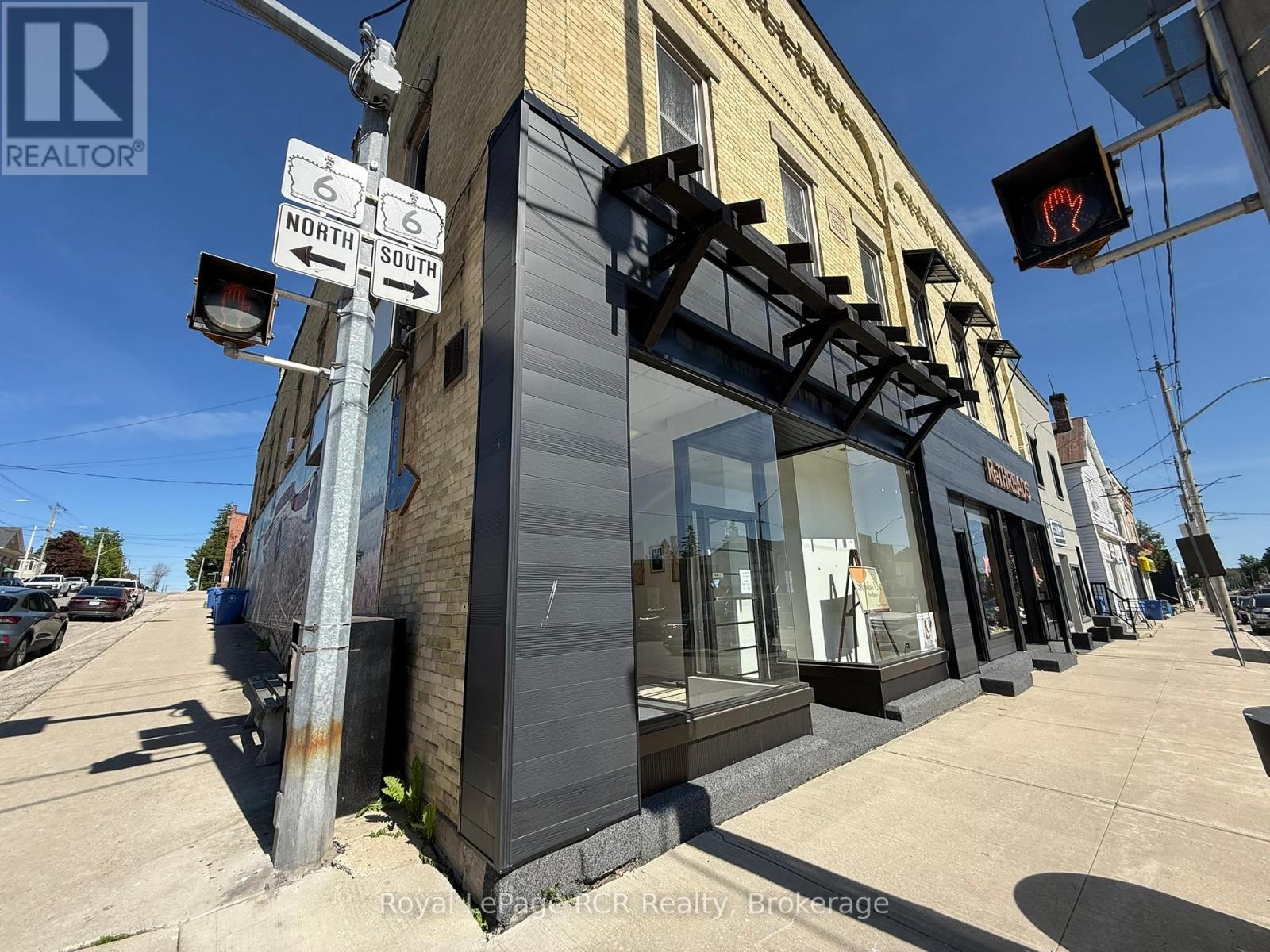 105 GARAFRAXA STREET S - 12