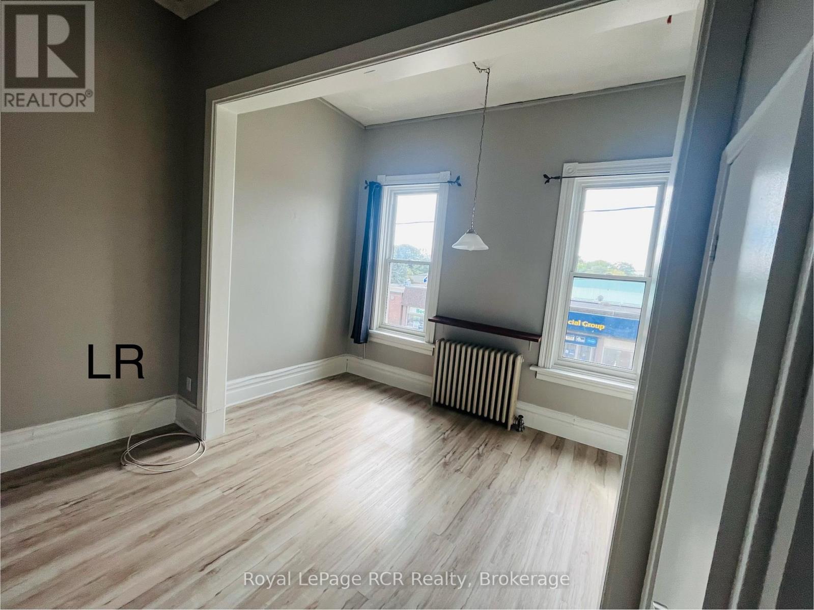 105 GARAFRAXA STREET S - 17