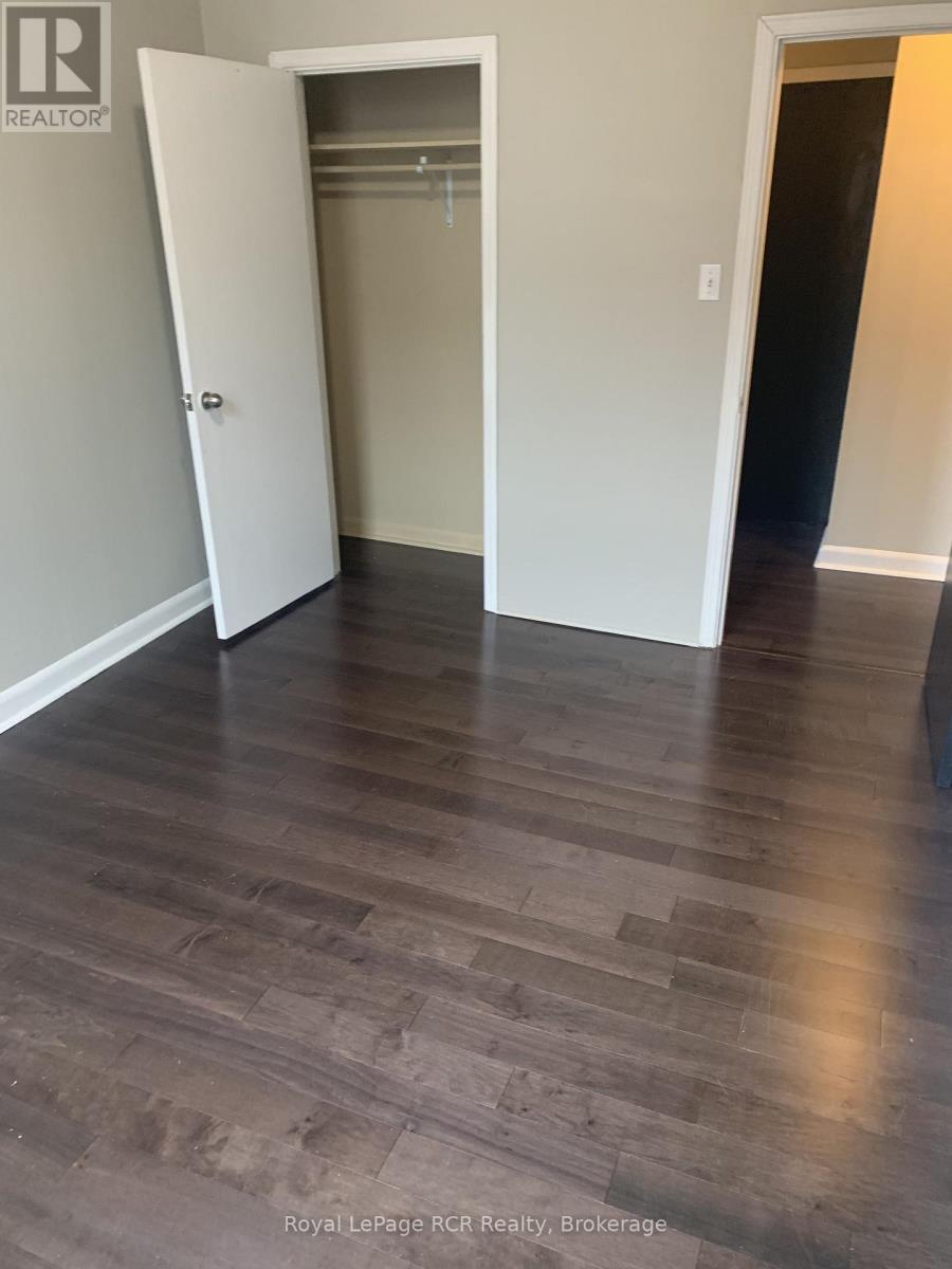 105 GARAFRAXA STREET S - 23