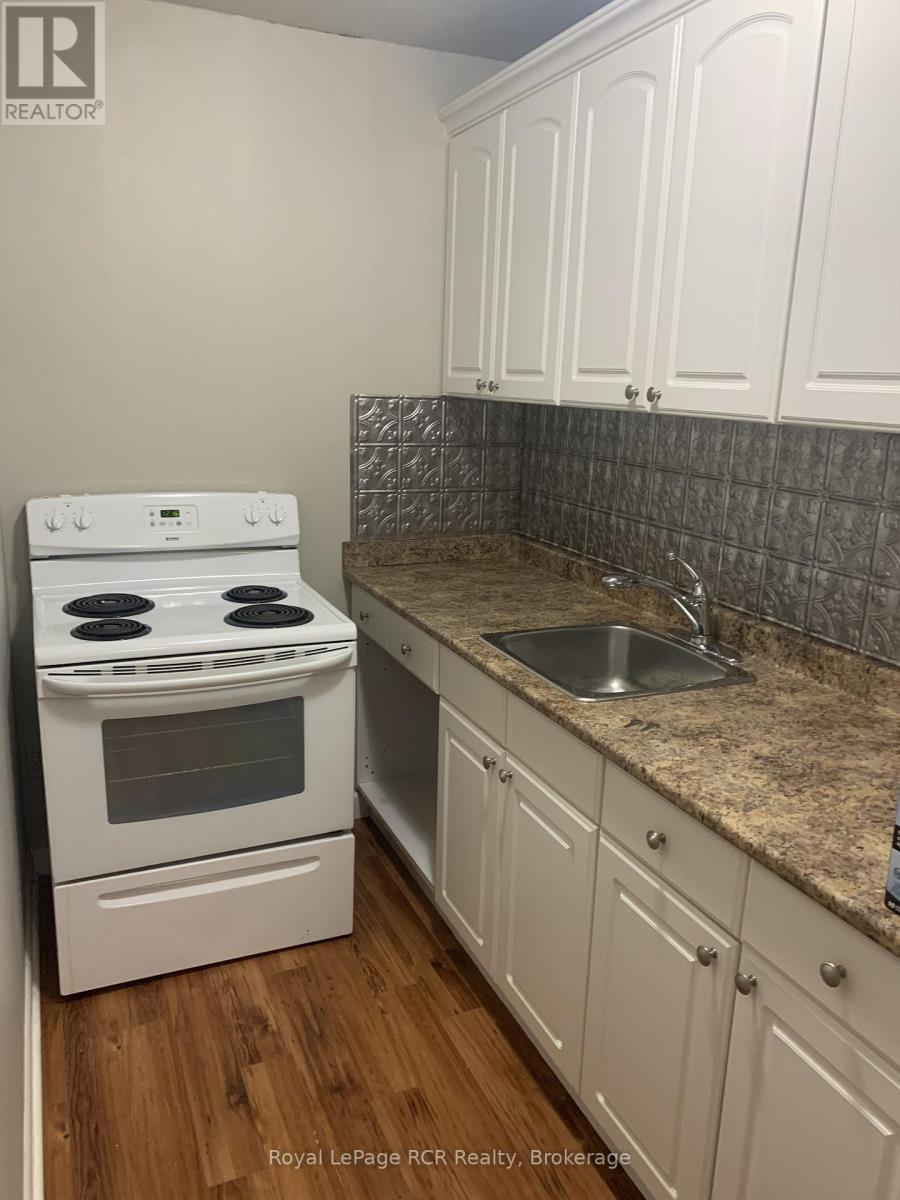 105 GARAFRAXA STREET S - 24
