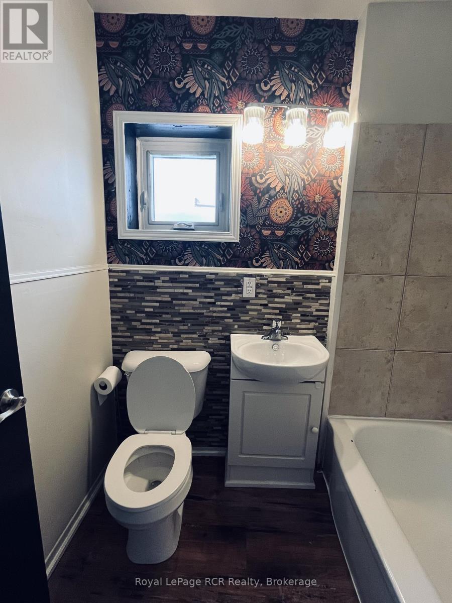 105 GARAFRAXA STREET S - 26