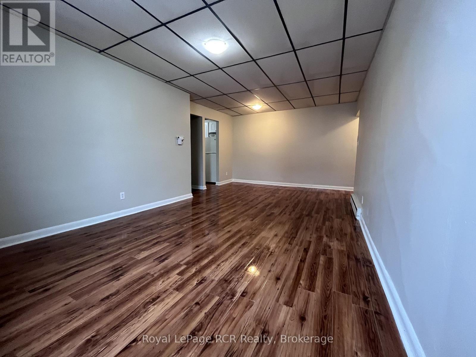 105 GARAFRAXA STREET S - 29