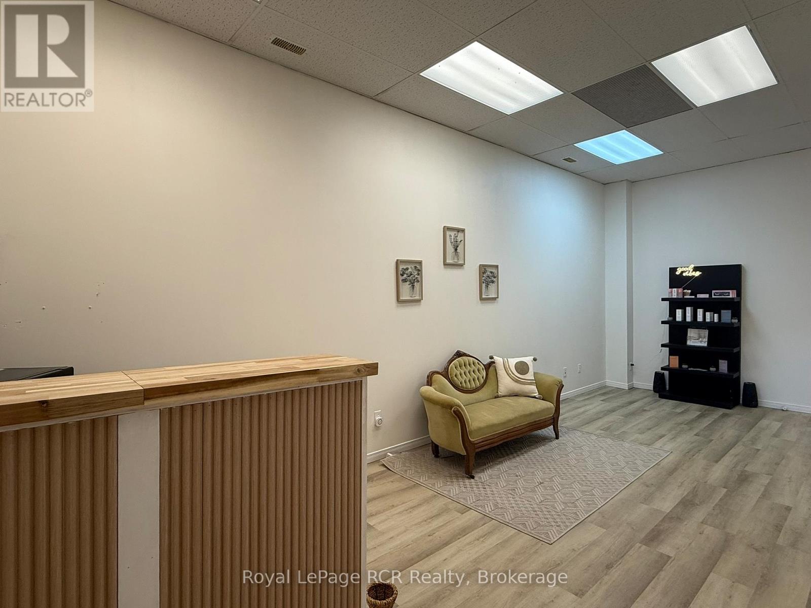 105 GARAFRAXA STREET S - 7