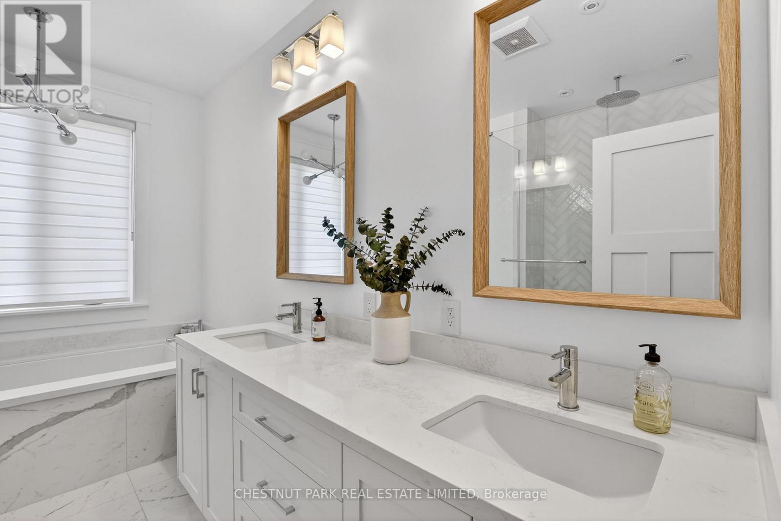 153 RIVEREDGE DRIVE - 19