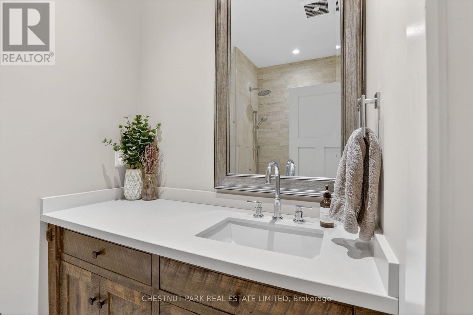153 RIVEREDGE DRIVE - 26