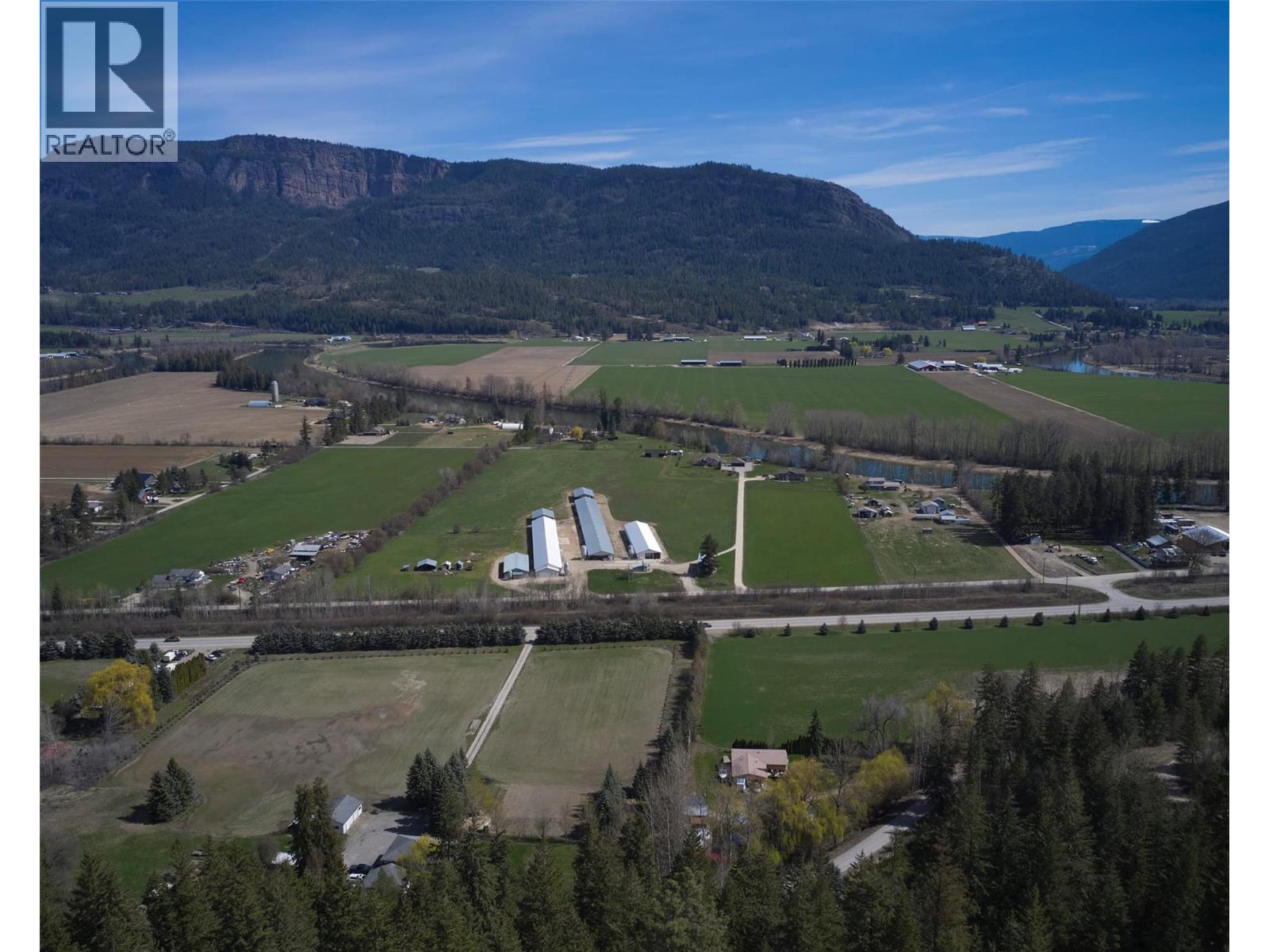  321 Oxbow Place, Enderby