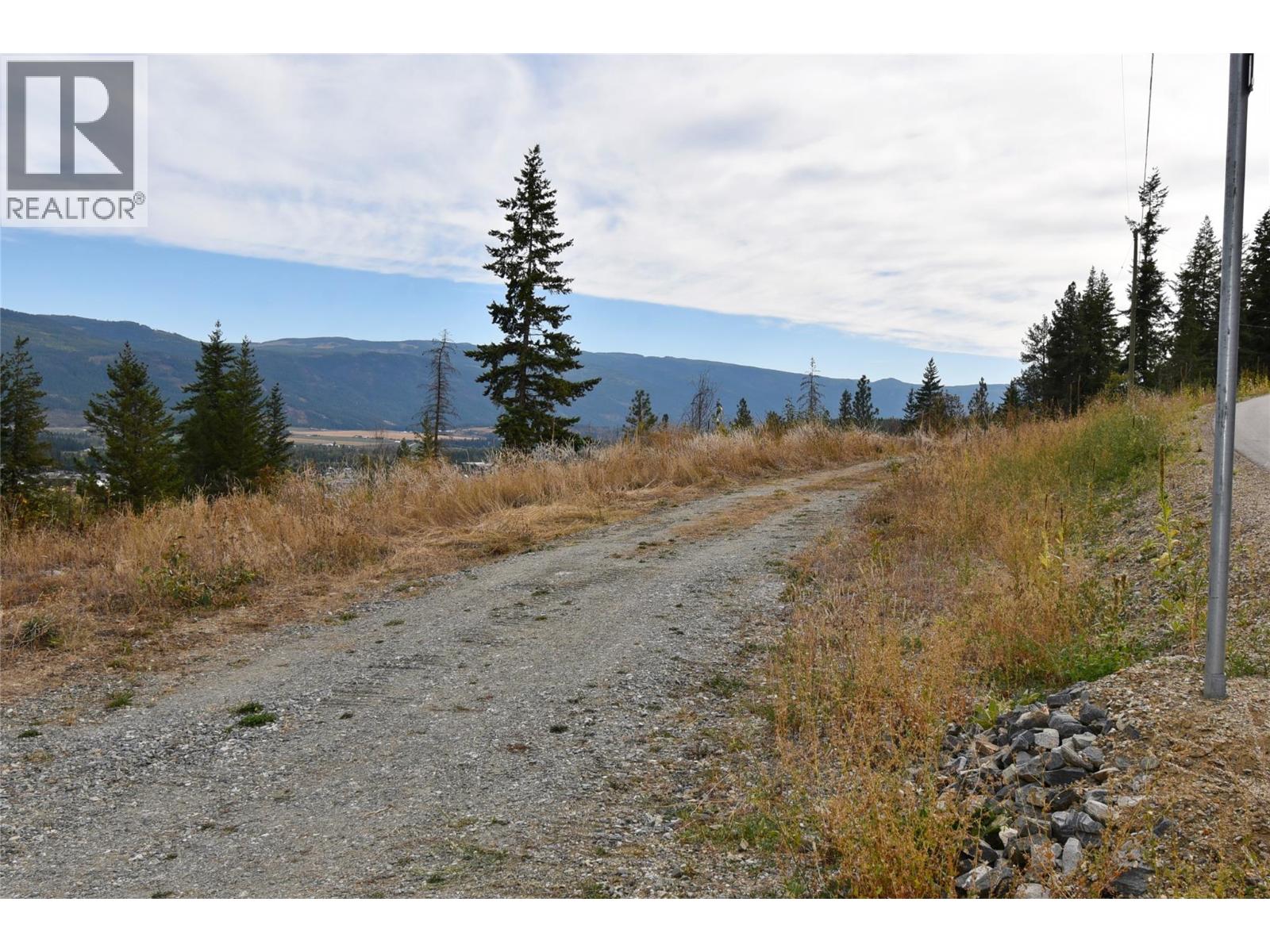  225 Crooked Pine Road, Enderby
